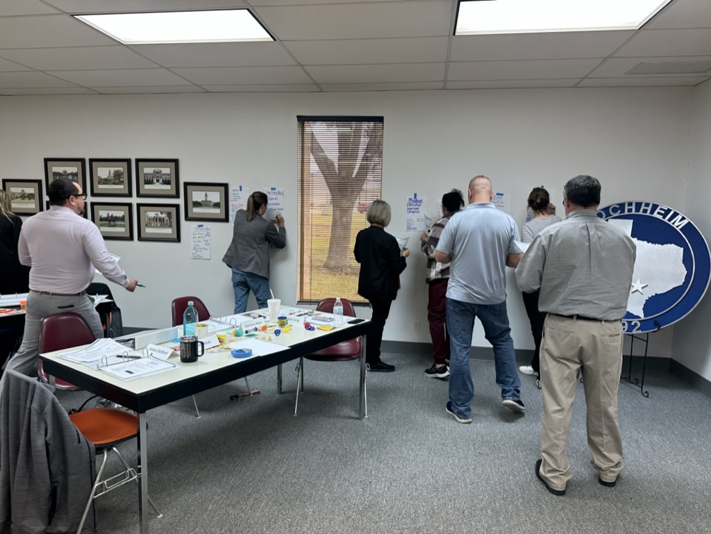 Thunderbird Leadership Teaming session in action.